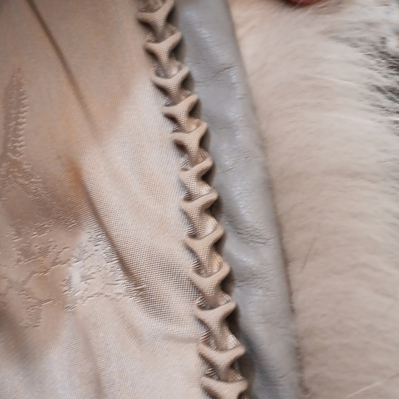 Saga Fox Vintage Elegant Fur Coat Size Small - Picture 14 of 17